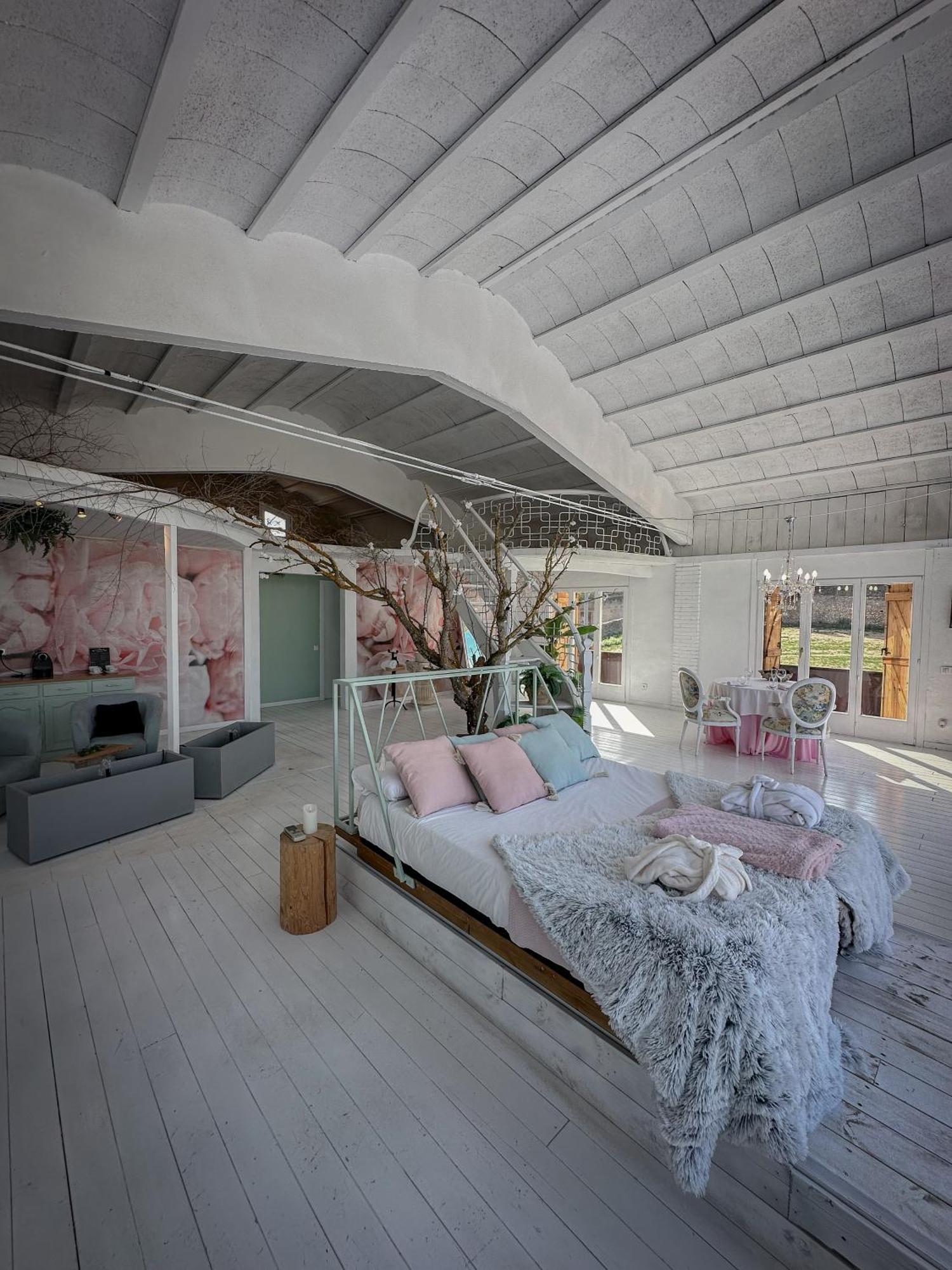 Suite Con Jacuzzi Canyelles  Exterior photo